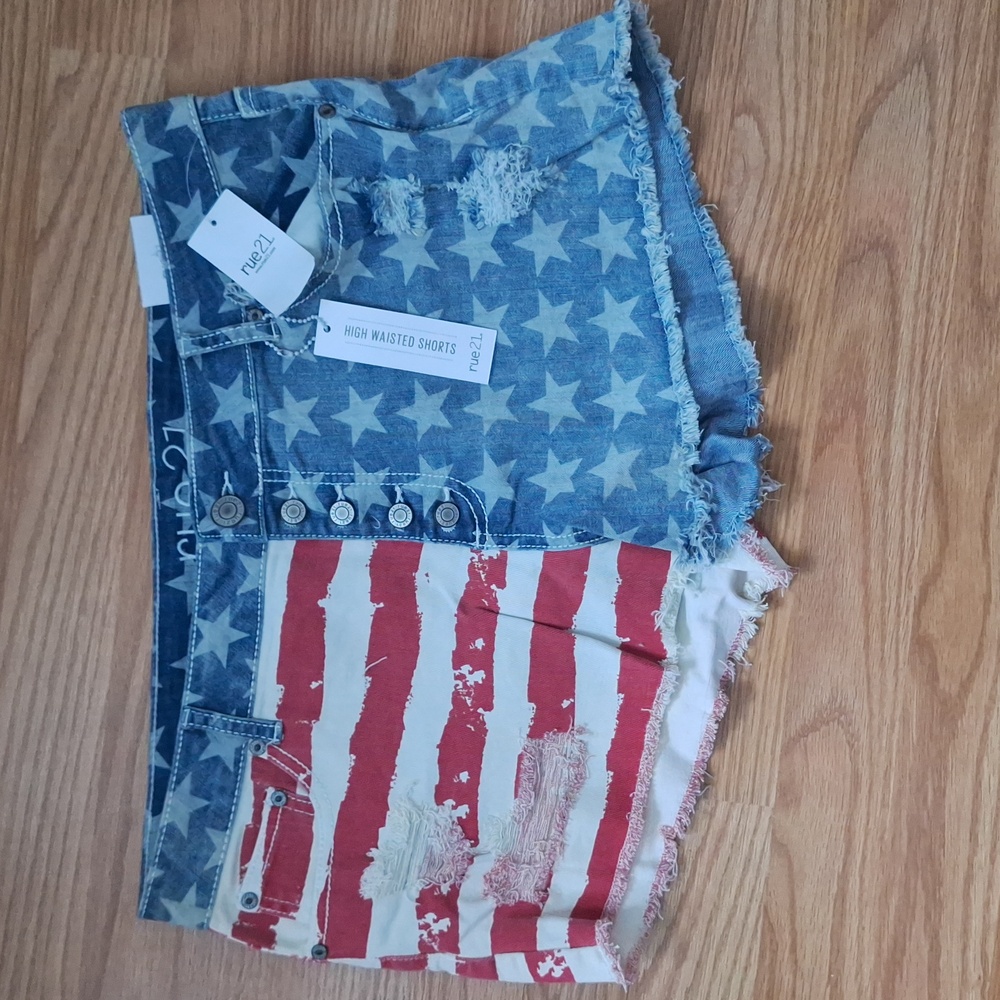 High Wasted Red White And Blue Shorts. Size 13/14